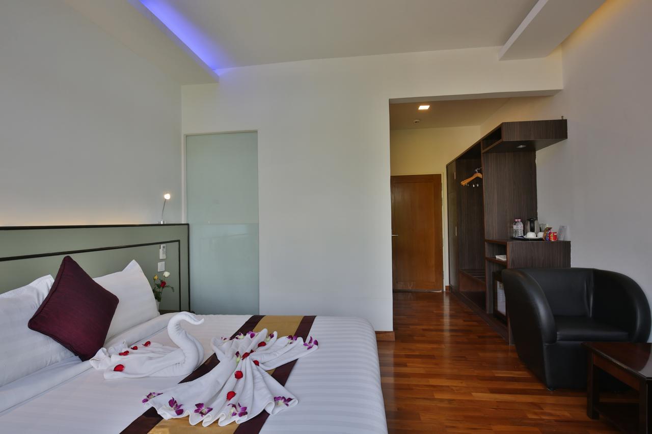 Sky View Hotel Yangon Exteriör bild