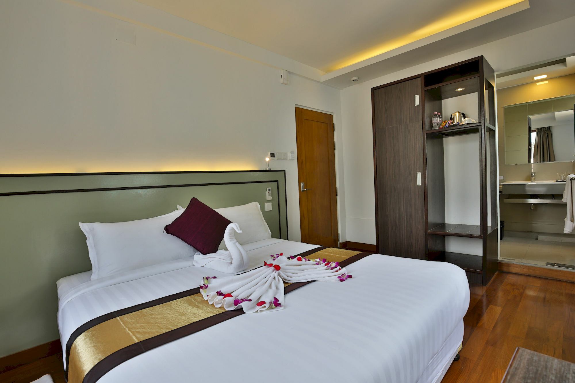 Sky View Hotel Yangon Exteriör bild