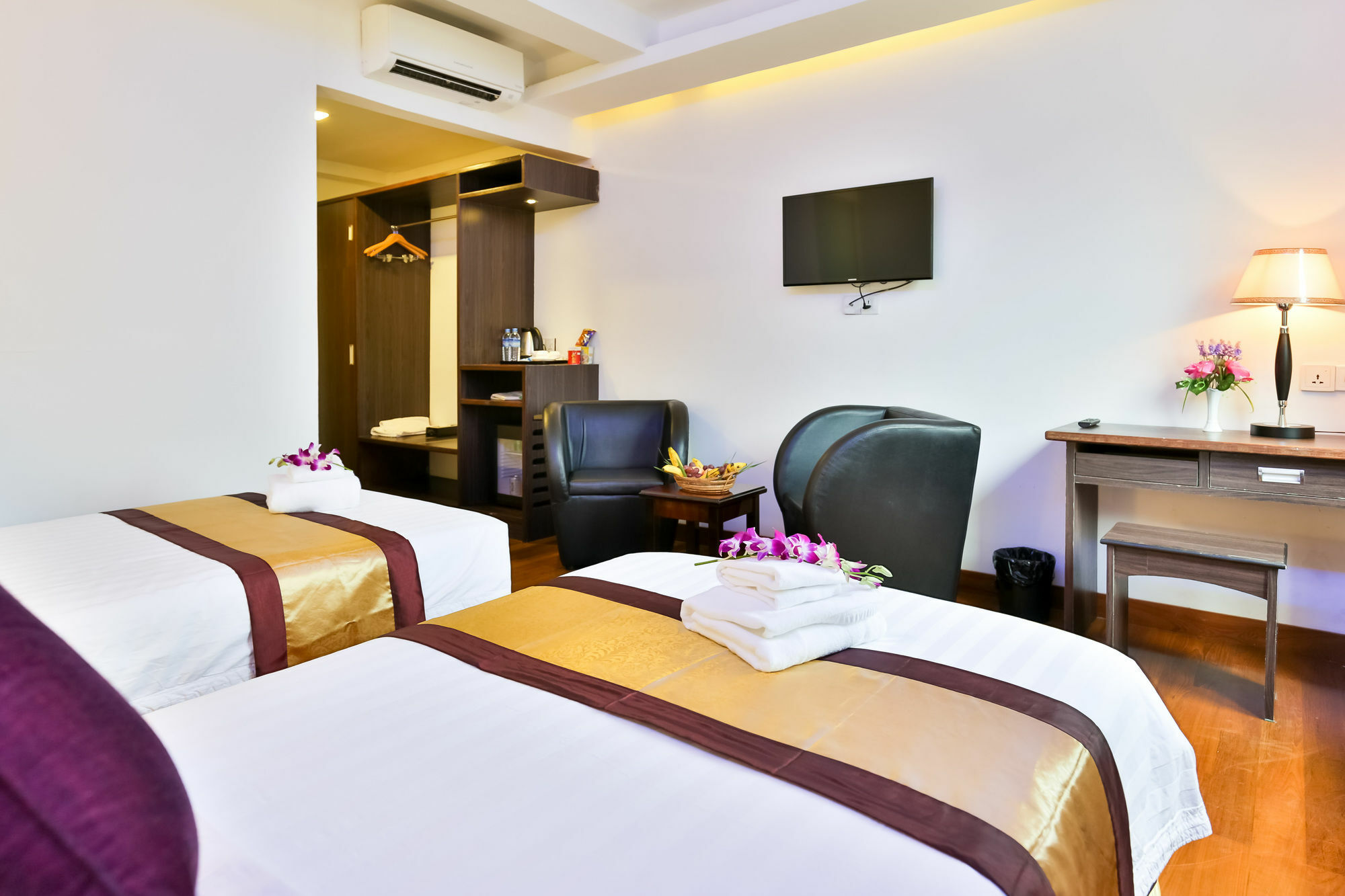 Sky View Hotel Yangon Exteriör bild